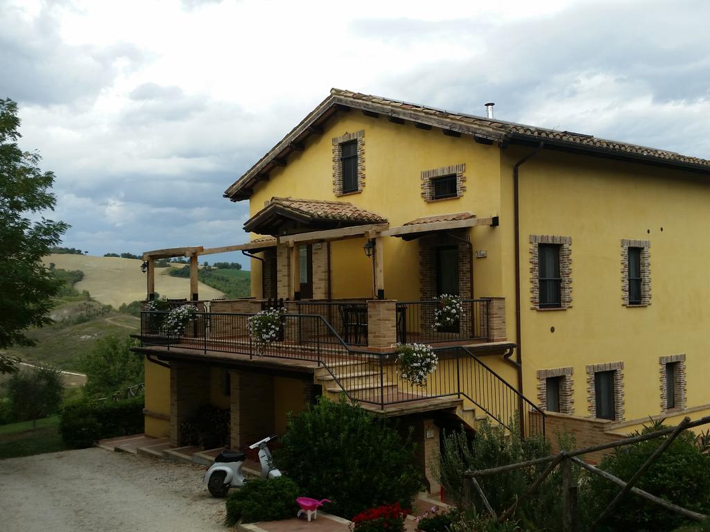 Agriturismo Tre Querce Penna San Giovanni Bagian luar foto